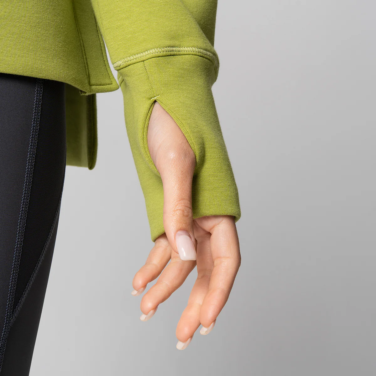 Elongated Everyday Wears Sweatshirt for Women - Image 18