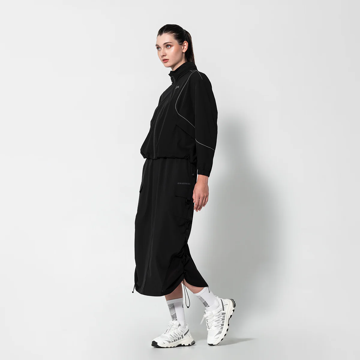 Trendy Athleisure Jacket for Women - Image 16