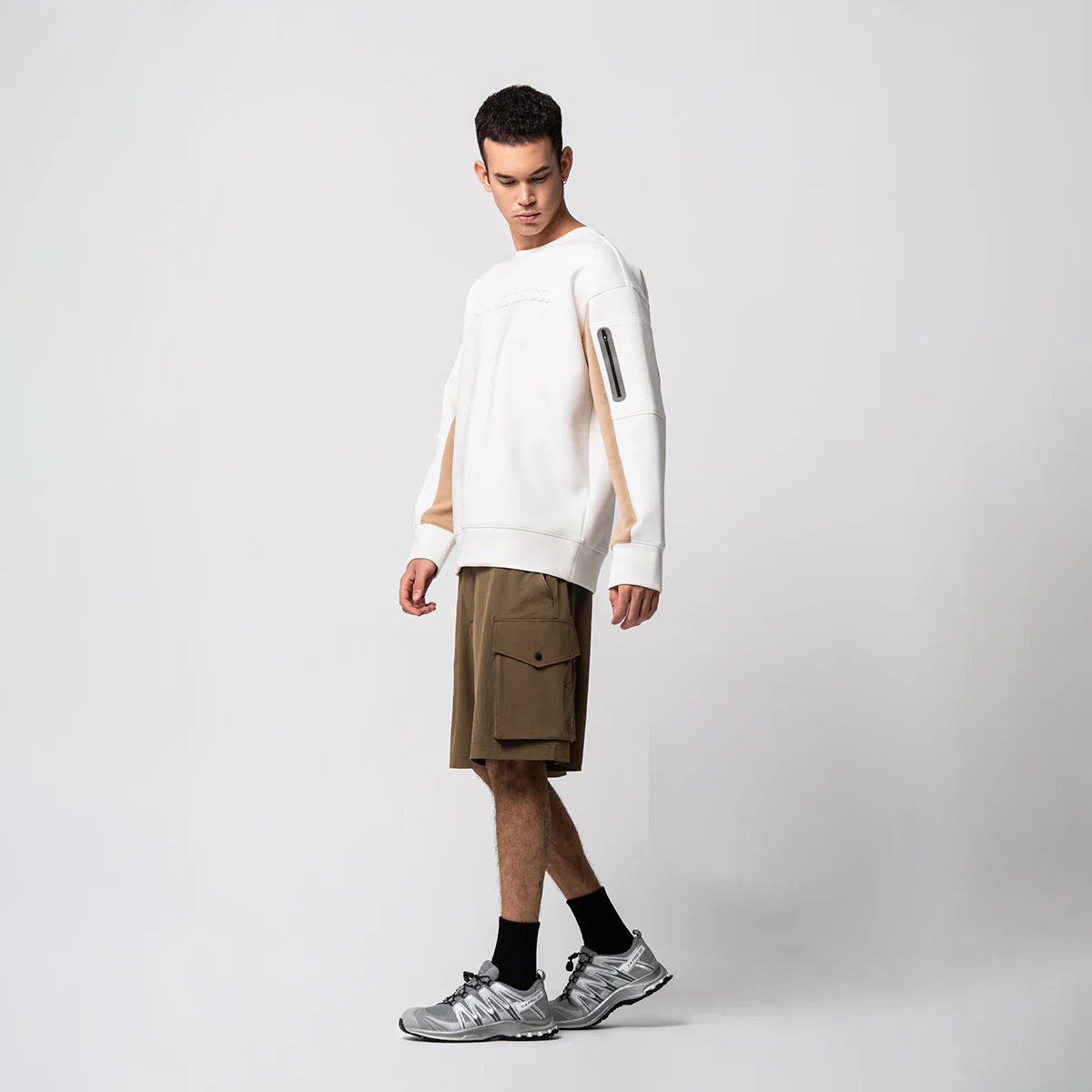 Oversize Everyday Wears Embossed print Sweatshirt Color Blocking for Men - Image 3