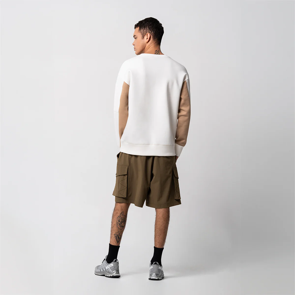 Oversize Everyday Wears Embossed print Sweatshirt Color Blocking for Men - Image 4
