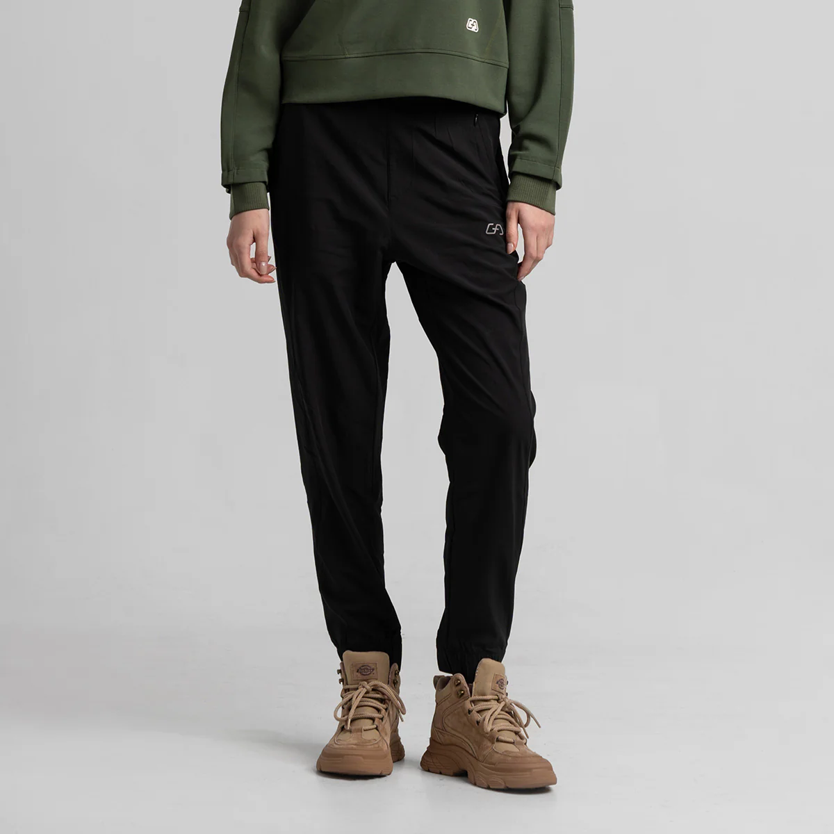 Functional Trendy Cargo Pants for Women - Image 10