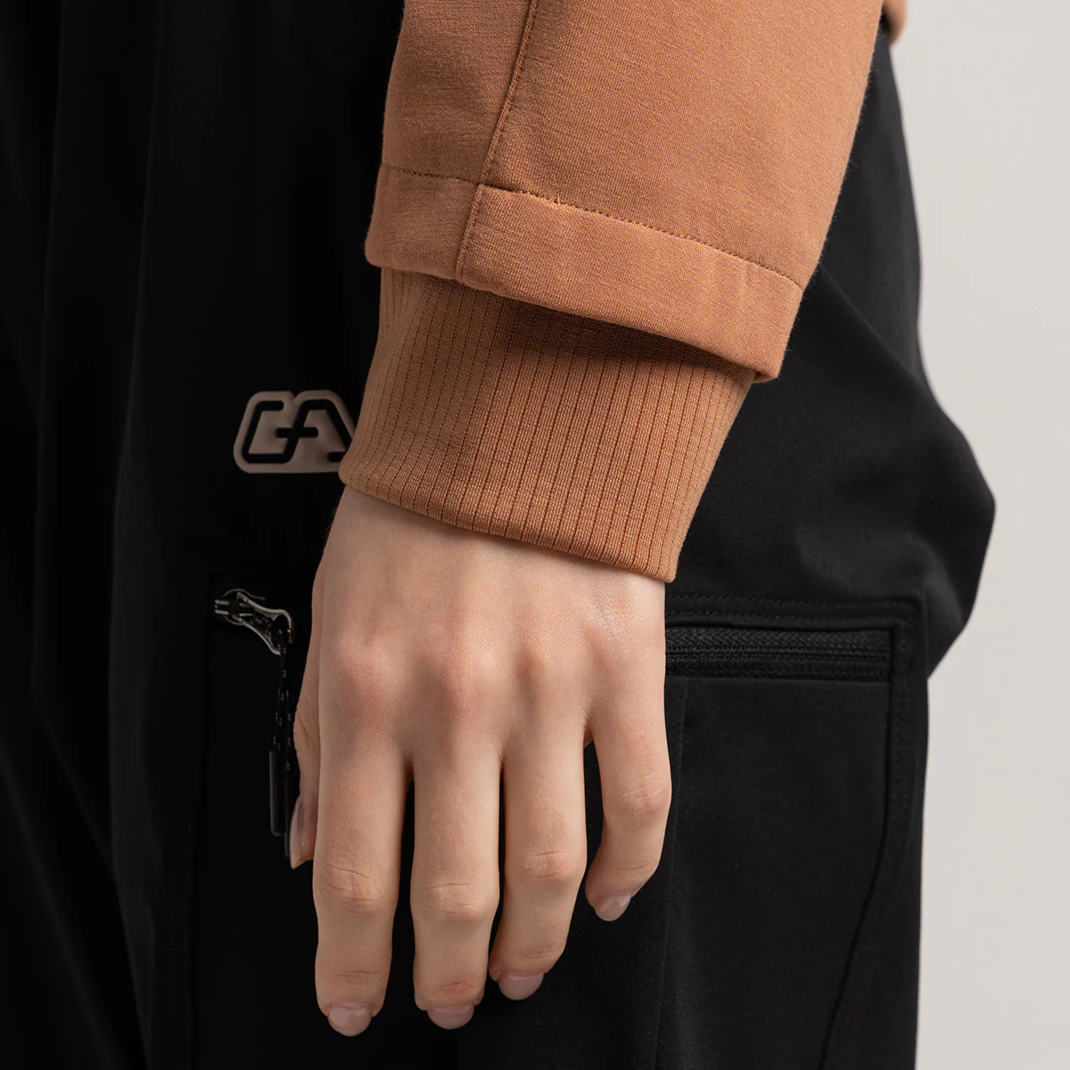 Functional Trendy Cargo Pants for Women - Image 12