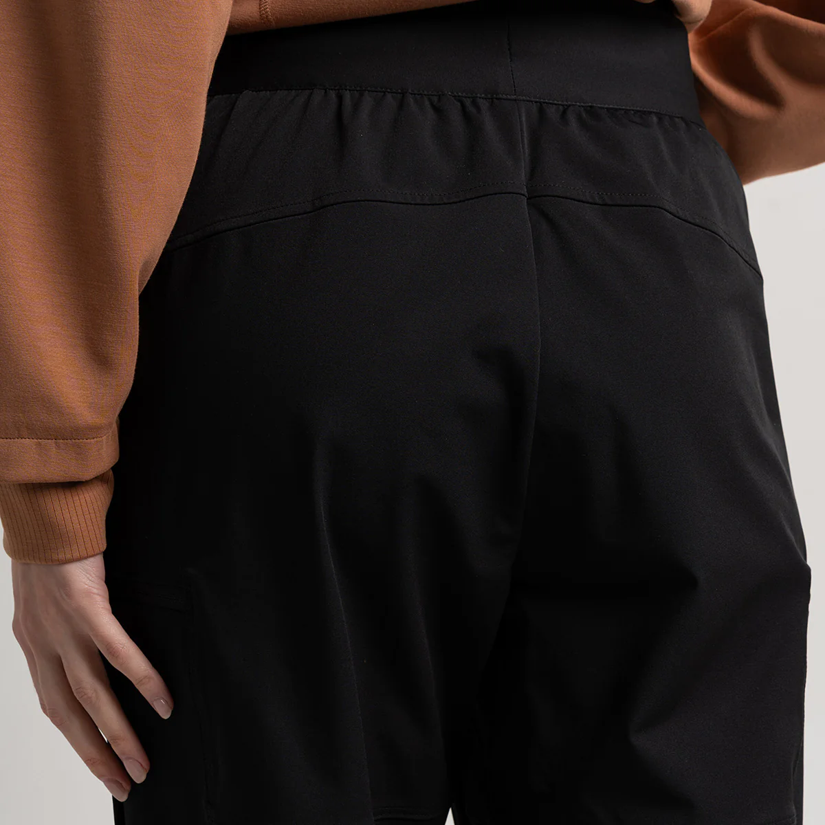 Functional Trendy Cargo Pants for Women - Image 17