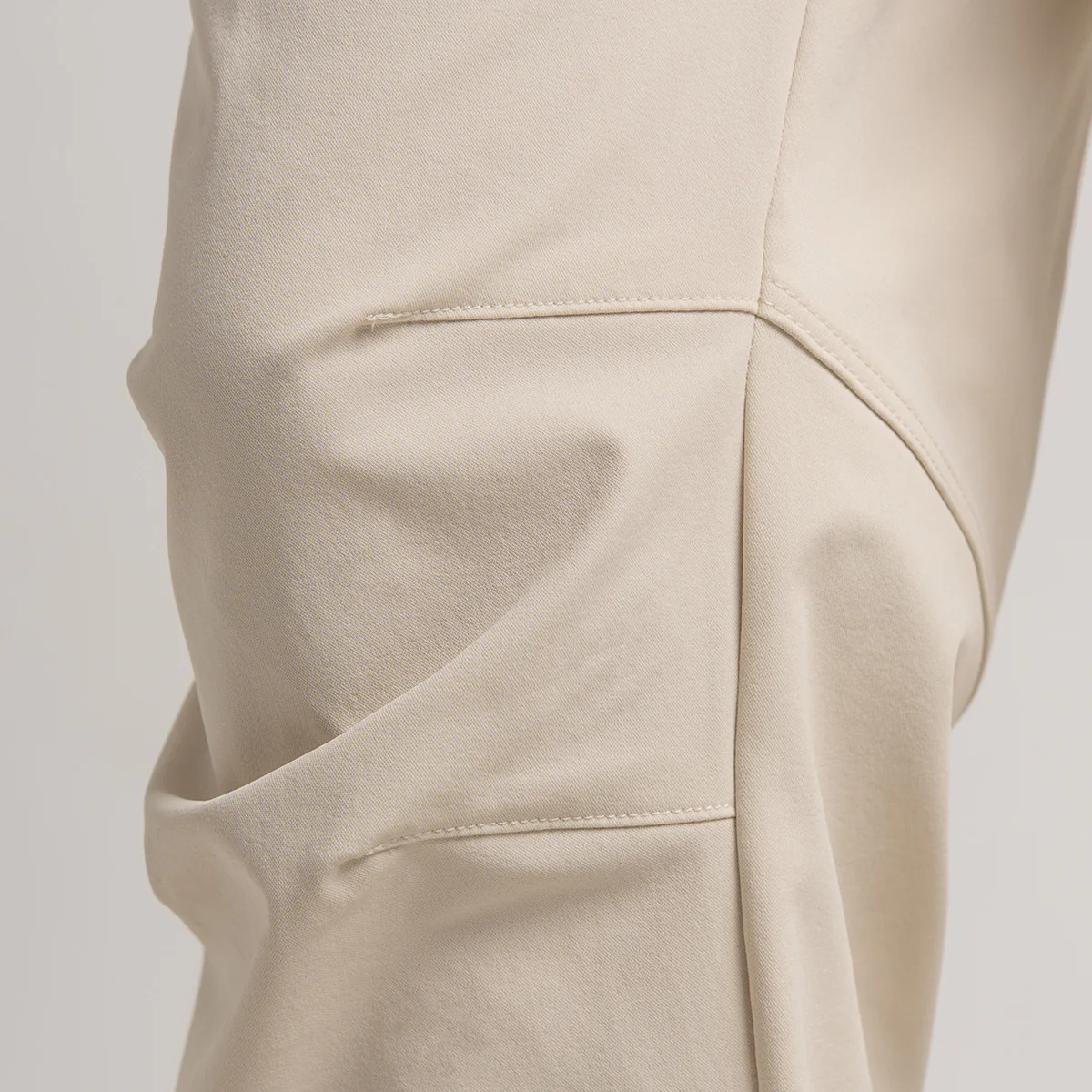 Functional Trendy Cargo Pants for Women - Image 8