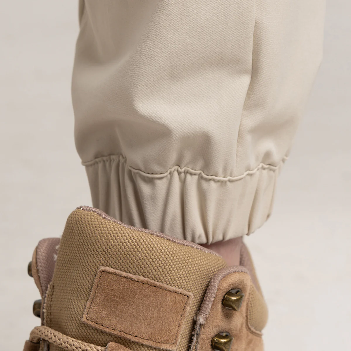 Functional Trendy Cargo Pants for Women - Image 9